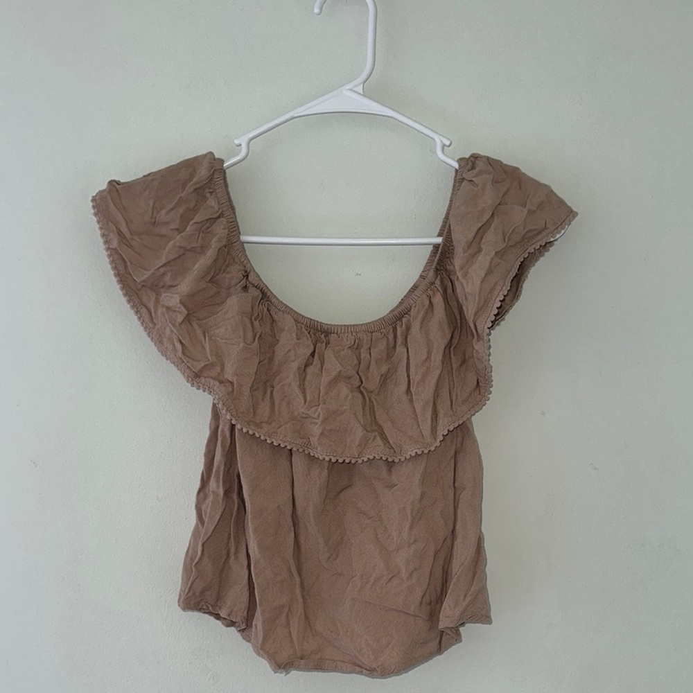 Ruffled Tan Blouse with Short Sleeves